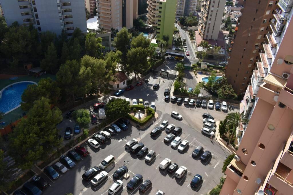 Skyline Ciudad Antena Trg